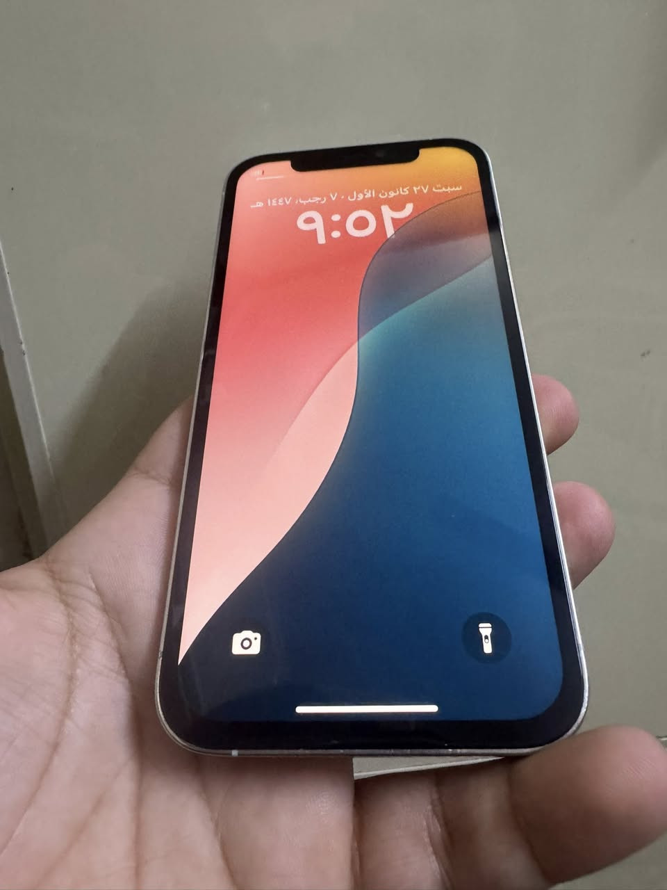 للبيع فقط 
ايفون ١٢ برو (فقط) 
ذاكره ١٢٨ 
بطاريه ٨١
جهاز مبدل شاشه اصليه (فيس ايدي شغال)
سعر ٢٥٠ مجال كلش بسيط
***********
