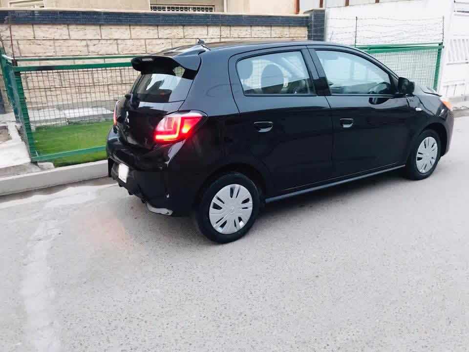 السلام عليكم 
(( للبيع أو مراوس ))

ميسيوبيشي ميراج موديل 2023 وارد امريكي 
بدوووون ايرباك ( ما طاك بيها ولا ايرباك ) 
گير اوتوماتيك 
رادار امامي لمنع التصادم في حالة عدم الانتباه
نظام مانع التزحلق ABS ( ما تشحط ابد )
وجام كهربائي 4 بوب 
كامرة خلفية دوارة وية فرة الاستيرن وبلااادية وليس عمل 
تحكمات ستيرن جهتين 
المُري الجانبية تتحرك كهرباء 
بدون دوانز نهائياً وشرط على البانزين العادي 

السيارة حادثها الدعامية الامامية فقط وبيها بارد بالجاملغ الامامي اليسرى وباقي السياره كلها مكفولة يعني السيارة قطرة صُبغ مابيها بدووون أي صُبغ السيارة جديدة بمعنى الكلمة نظافة الداخل والخارج نظافة 100% وبشوف العين احلى من الصور 

و مكاني بغداد 
للاستفسار اكثر 👇
☎️ ***********
