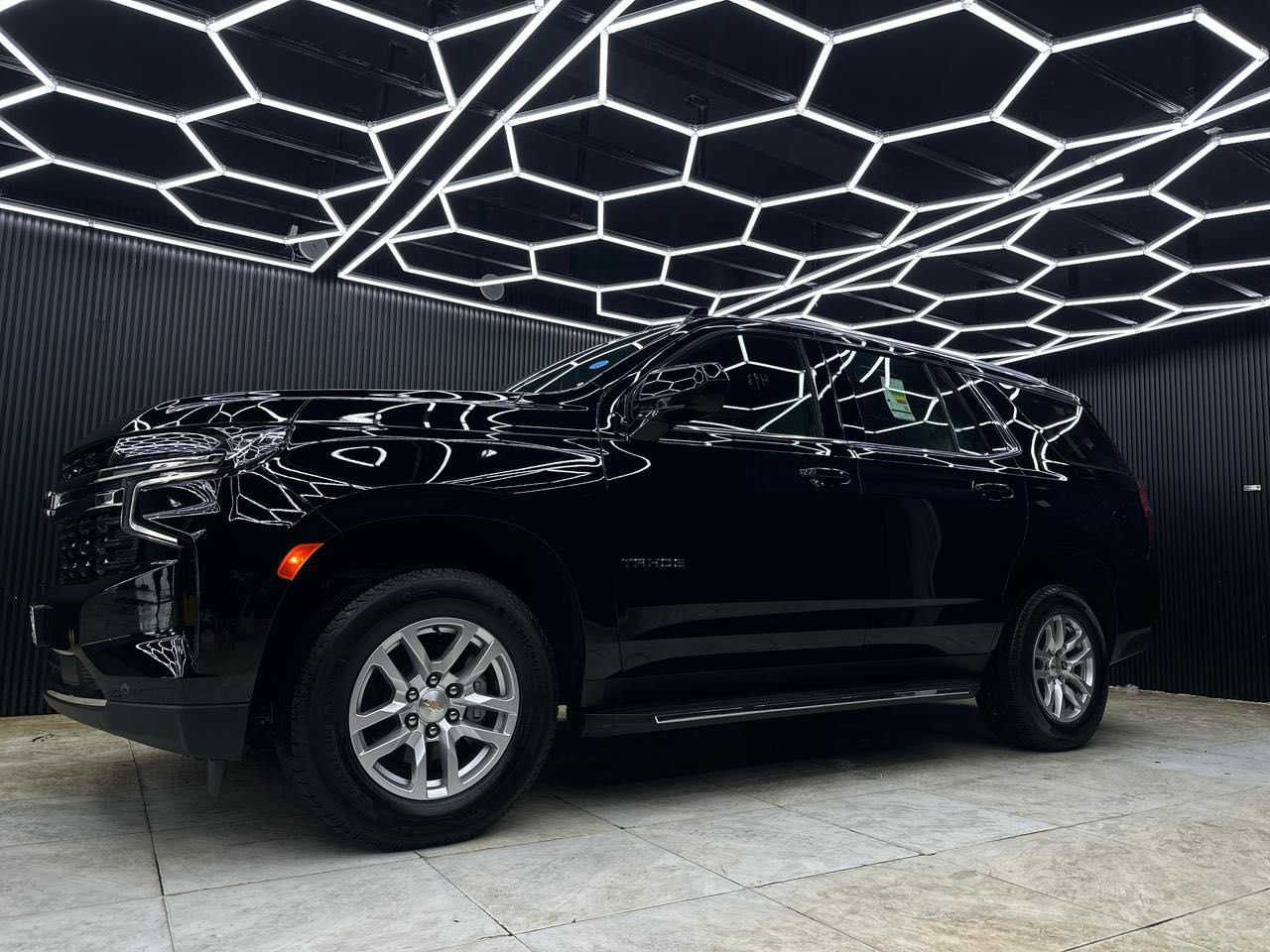 للبيع 
تاهو 2024 LS 
مكفولة عام لابارد لا حالوب لاتكحيل ولا دبل كود ومغلفة بالكامل ppf امريكي مع كارت ضمان 
السيارة ماشية 16 الف كيلو على ايدي خذتها زيرو من شركة المنصور وبالضمان بعدها تبديل دهن وفلاتر وسيرفز كله شركة وبعدها على وضع الزيرو .
السعر 51 ونص مجال بسيط جدا مكان السيارة بغداد الجديدة  
***********
