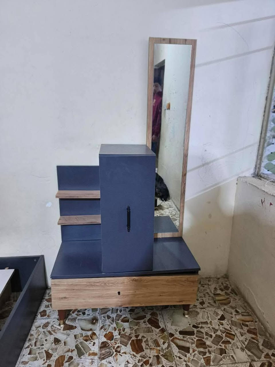 للبيع مستعجل
السعر 200 قفل 
المكان الشعلة
4 قطع سرير واحد ابو النفر + دوشك
رقم *********** متوفر واتساب
