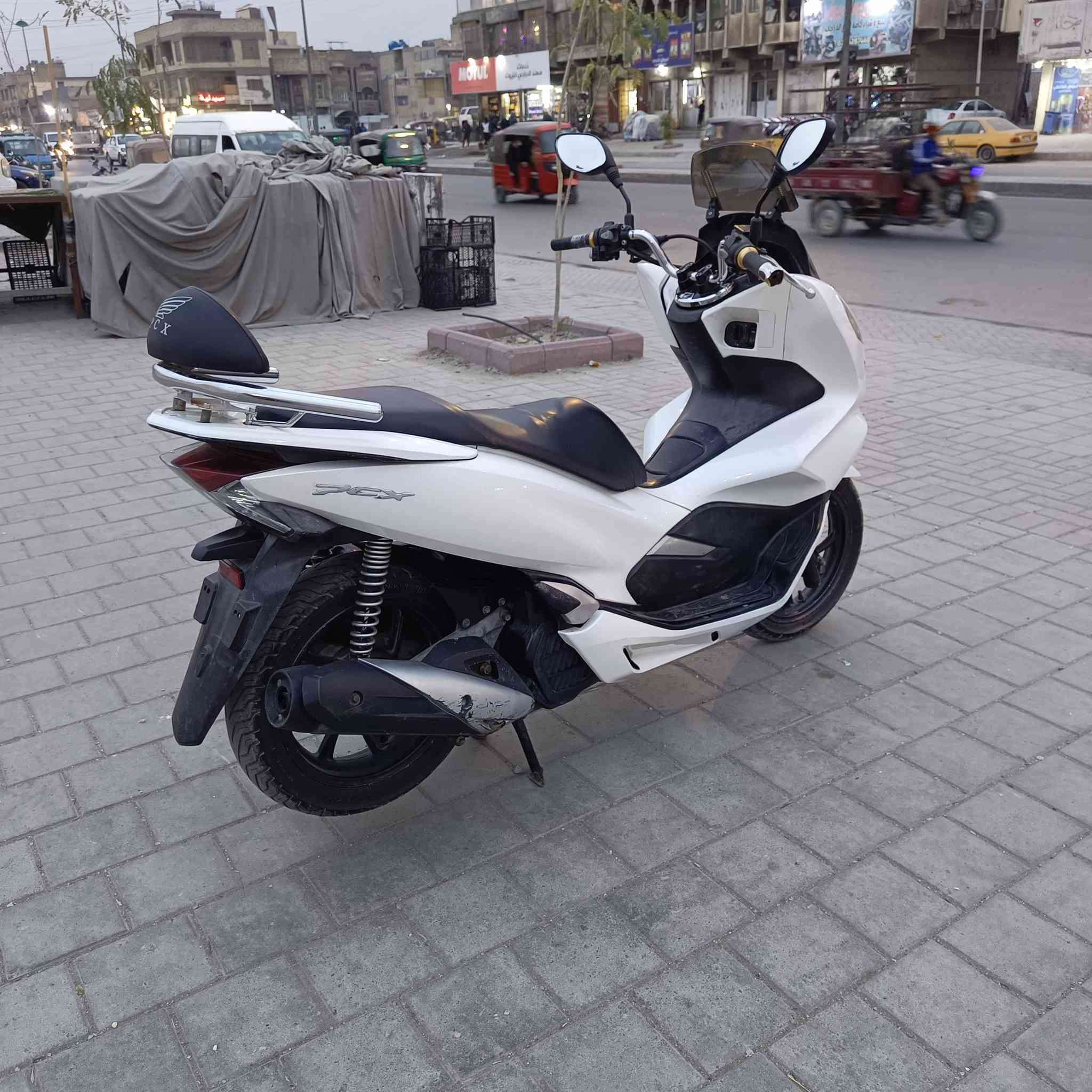 شباب سلام عليكم درجة بي سي اكس جيل ثالث دراجة .جديدة.مال رمبه.مكفوله كفالة عامه.اي نقص مابيه مكينة ناعمة شلعه ومعدل مكاني بغداد الاستفسار عله هاذ رقم ***********
