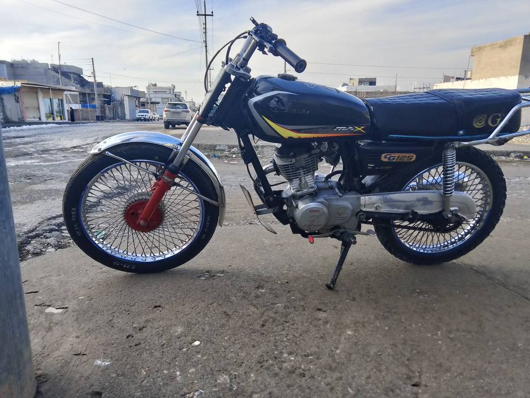 بە ناوی خوای گە ورە ماتور تایگه ر بو فروشتن مە کینە 125 گیرو مە کینە ی بە شه رت نرخ 180هه زار شوین قه لادزێ 
*********** بشدار, السليمانية
