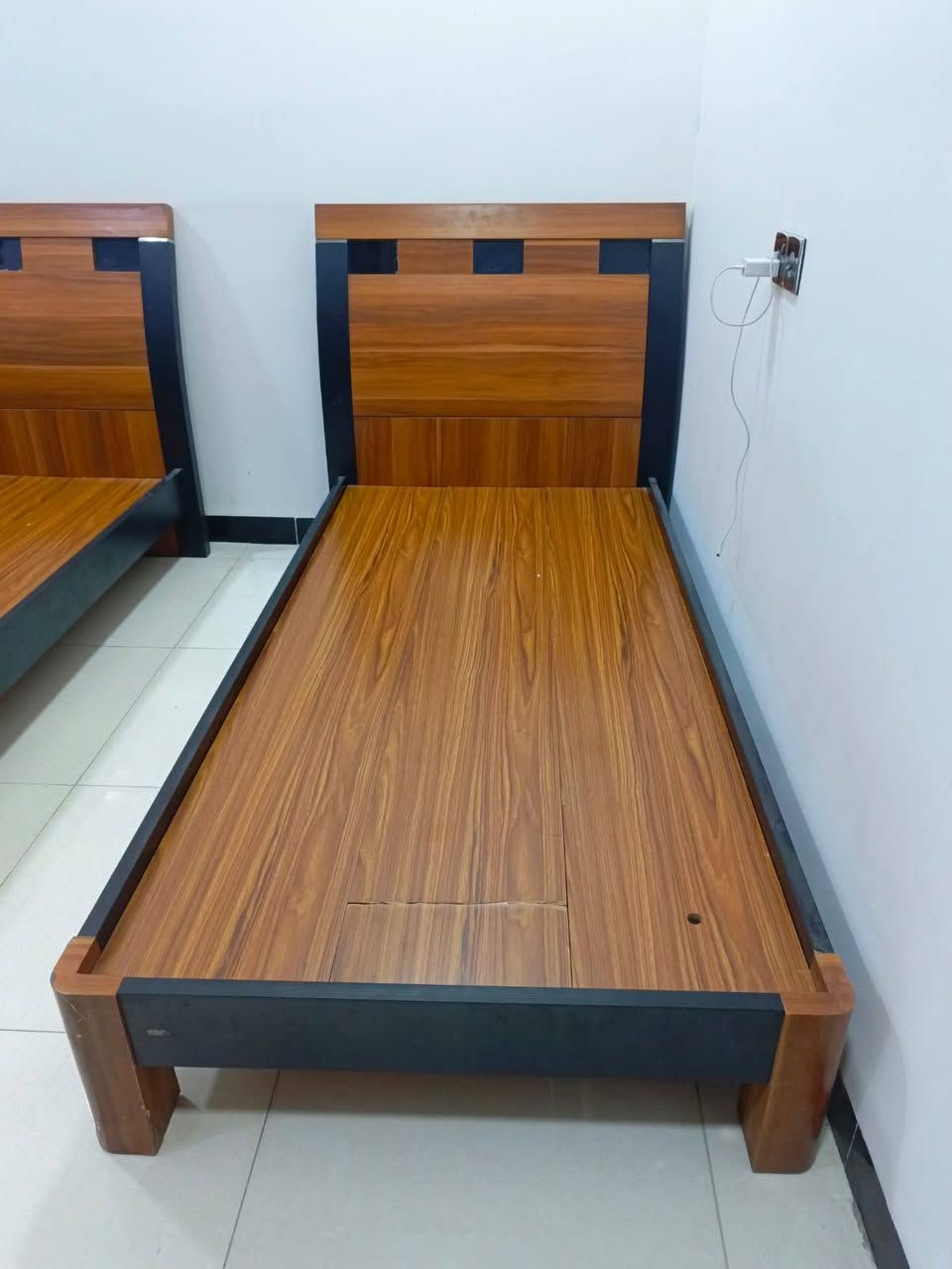 السلام عليكم
للبيع جرابي عدد اثنين ام النفر تركيات سعر الوحدة 75.000 الف دينار للاتصال *********** ابو حسين المكان الدورة / البوعيثة
