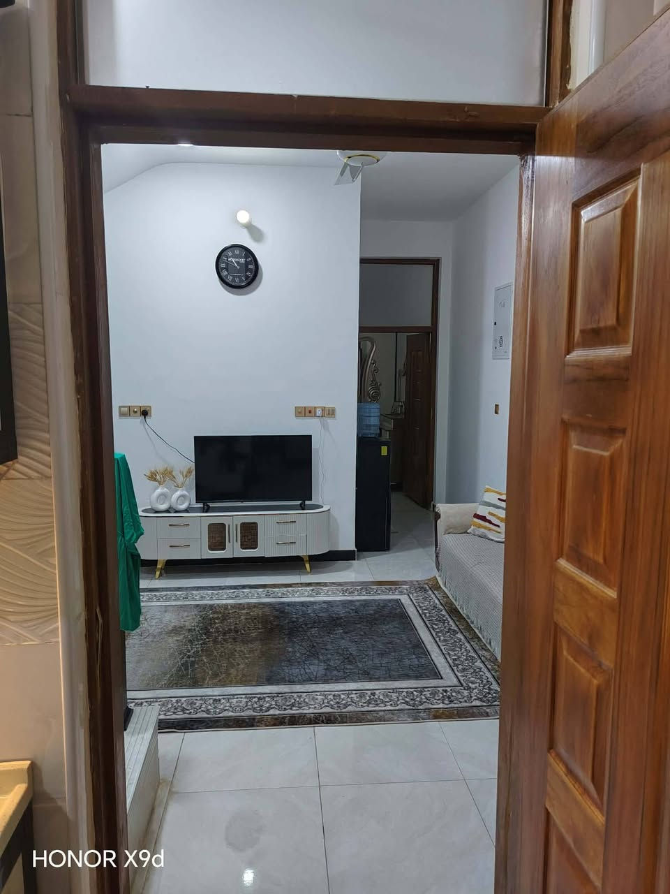 للبيع دار سكن حديث او مراوس      مساحة الدار 20×5🏪🏪 مطلوب اسكان 22
كونكريت مسلح طابو صرف مطلوب صندوق السكان22 مليون تسديد قصد شهري 145 الف 💸💸
الارضيه بورسلاين 🏯🏯
يتكون من ستقبال 🏪🏪
مطبخ 🧑‍🌾🧑‍🌾
صاله كبيره🛋️🛋️
مجموعات صحيات داخليه وخارجيه🛁
منور عدد ثنين 🏤🏤
غرفه كبيره  🛌
ابيع مع اثاث او بدون اثاث هم يرهم🛋️
عنوان  البيت حي الزيتون خلف العمارات شارع 30🗺️🗺️
الاستفسار خاص ومراجعه المكتب بلجلبيه 🗾🗾
‏‪***********‬‏📲
