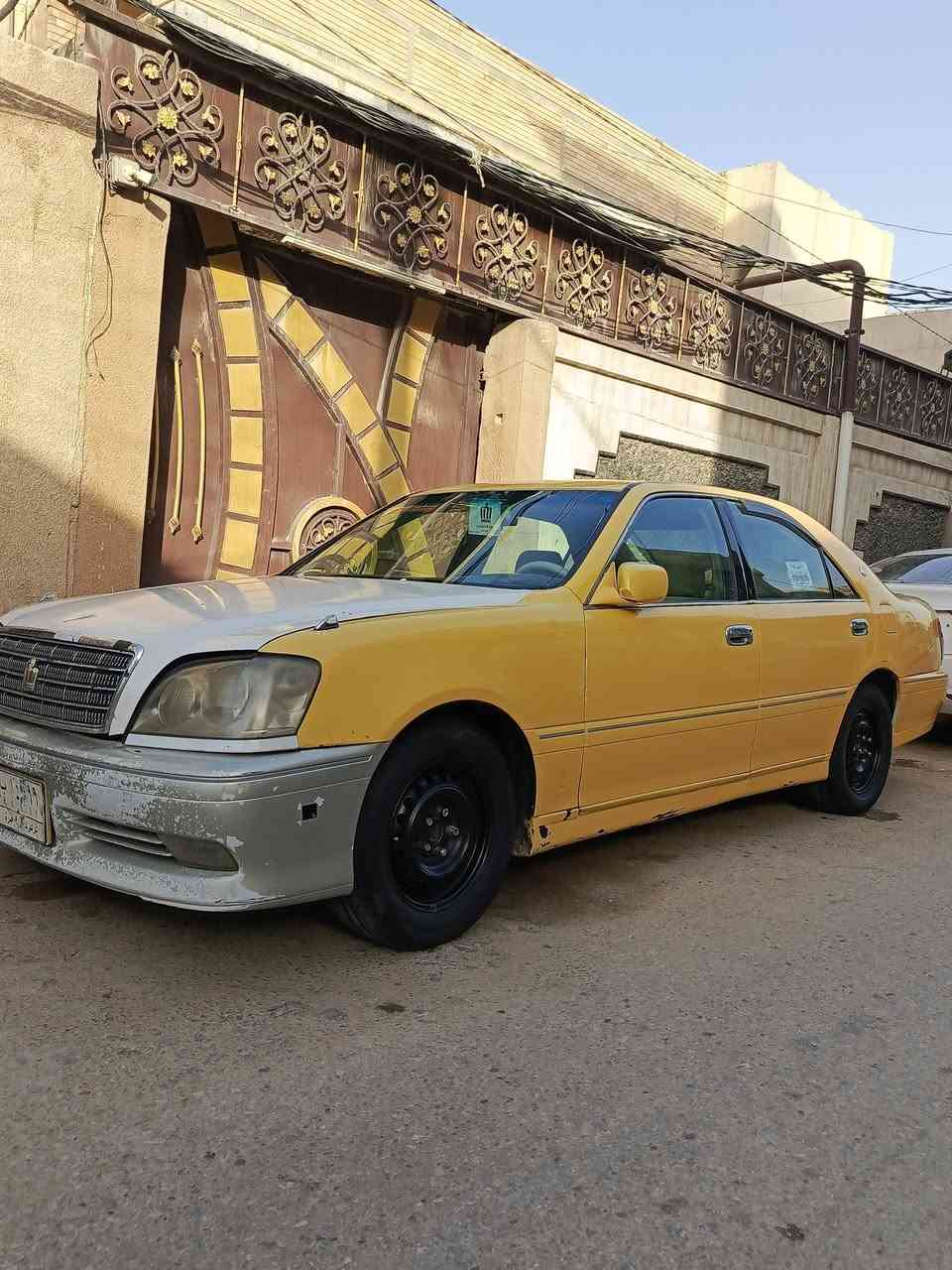 سلام عليكم ملكه موديل 2002اصل دكه حاسبه موجوده كصتين السياره ممدفوع كمرك فقط وكاله من راعيه كير مكينه تبريد خير من الله موبايل ***********السعره 40 وعليه غرامات اربع ورقات ينزلن من سعره
