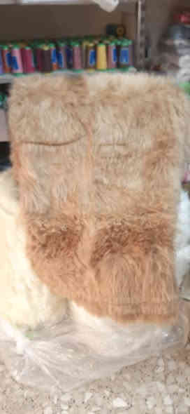 الي وصوني على ابيض 
اجاني ابيض وصحراوي 
واوف وايت
خرازيةرياض المحاويل 

الشارع التجاري 
***********
