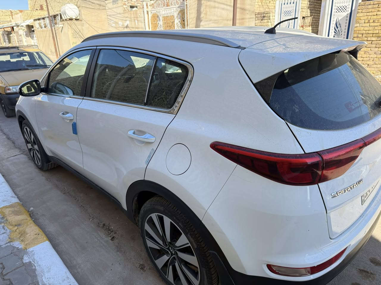 سلام عليكم كيه سبورتج مديل ١٨ كفاله عامه  تفاصيل اكثر ***********
