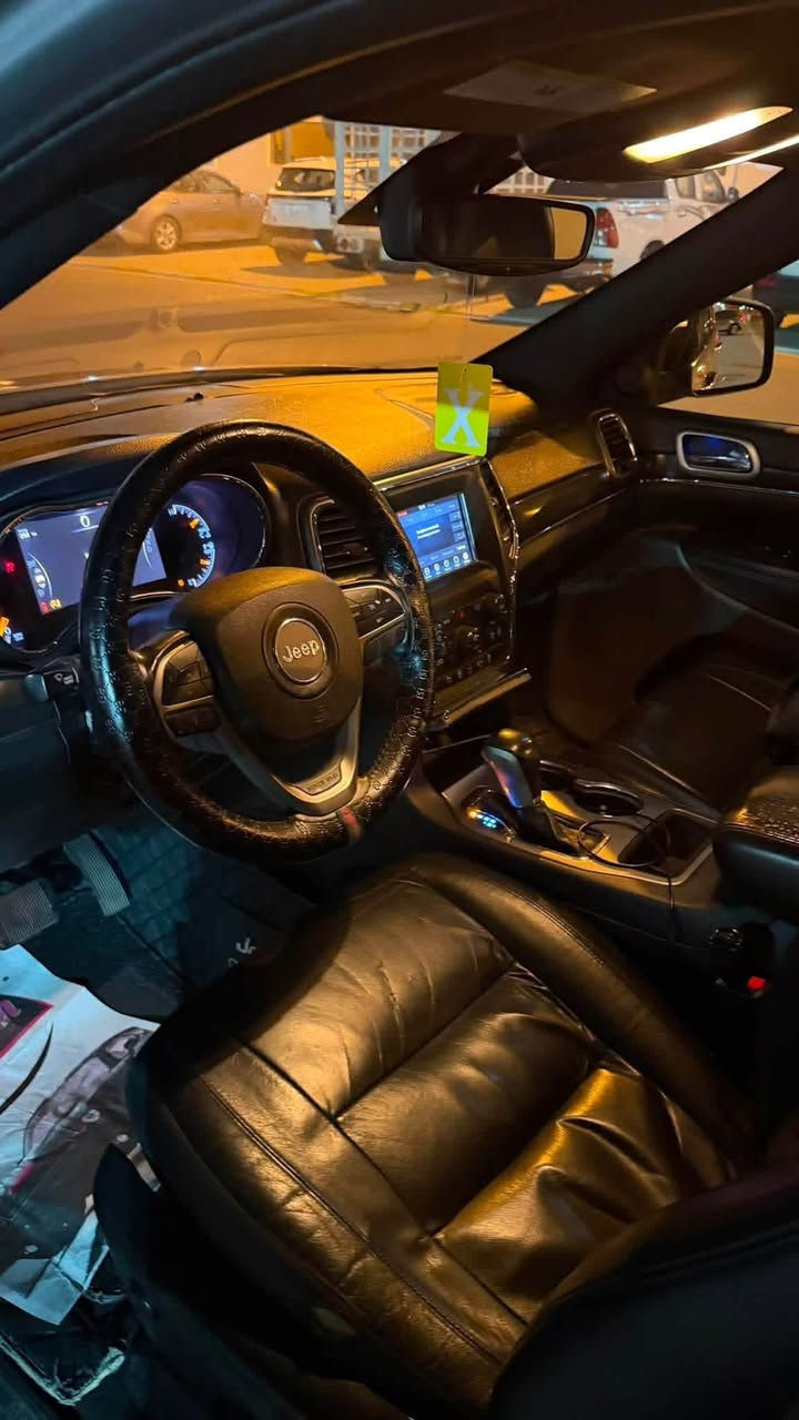 بيه مستعجل
السعر 158 ‭
العنوان البصره ‭***********‬

جيب كراند شيروكي 2018
المحرك : V6 3600
 ماشيه 139 كيلو
رقم بصرة تحويل
 
كلشي موضح بل الصور سونار  موجود
وارد امريكي داخله كلين فقط بارد بل جنطه
هنا صار بيهه حادث  وتبدل مدكر وبنيد شغل درجه اولئ ارباك ضارب 
محرك وگير  كفاله تخم تاير جديد
بيه طخه حالياً باقي عل وضعهه

المواصفات :
تبريد قطعتين
* المقاعد من الجلد حضن.
* المقاعد الأمامية كهربائية .
* ذاكرة لحفظ وضعيات الجلوس . 
* المقاعد الأمامية تدفئة . 
* رادار النقطة عمياء .. 
منظومة امامية زنون . اصلي لايت نهار 
* تشغيل عن بعد .
* صندوق كهربائي .
* حساسات خلفية .
* كاميرا خلفية دوارة.
* المرايا تعتيم / هيتر / قلابة عند الرجوع
* محدد سرعة . 
* نظام بريك اوتماتيكي
