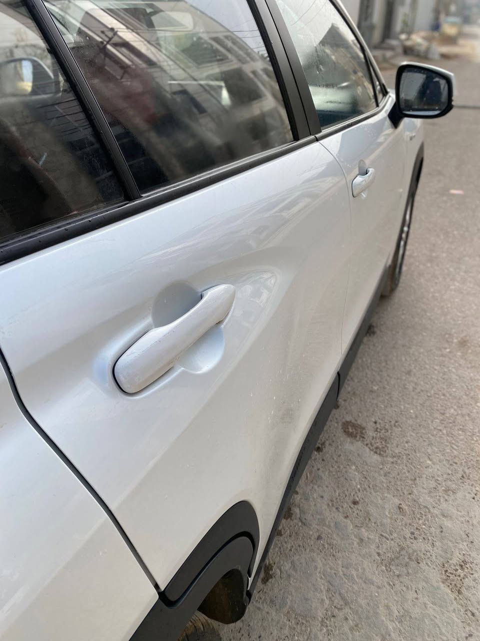 كروس تجميع الصين 2025 مكفولة من الضربه والصبغ ماشيه 18 ماخذه زيرو علديه كشن جلد كهرباء احمر كامره وحده  اوتو هولدر تحديد مسار مود درايف حمالات سقف مع فتحه سقف سلايد *********** السعر25مليون و750الف دينار عراقي
