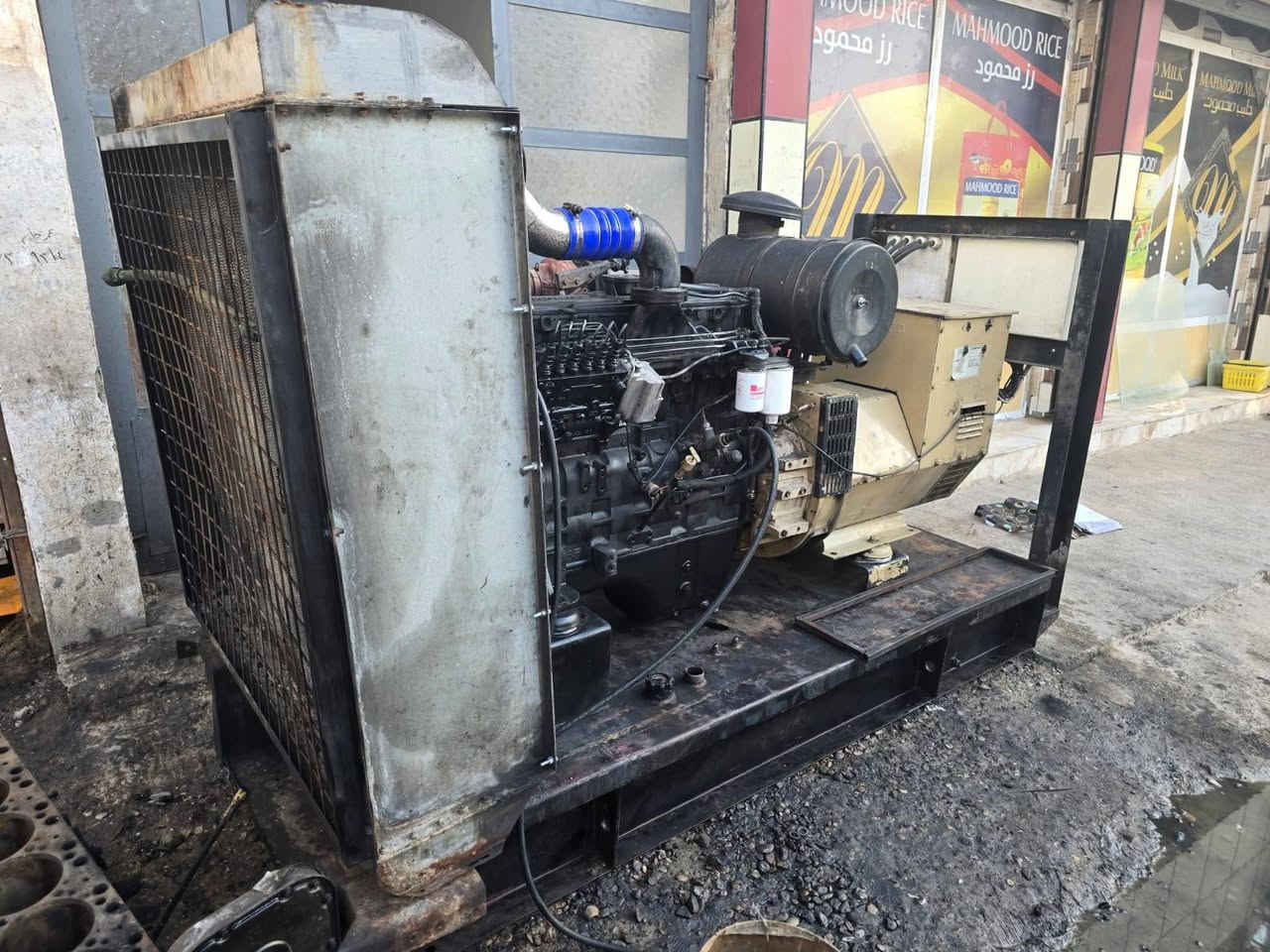 مولدة كمنز 24ولف بلادية راديتر كبير 250kva ستانفورد دمعة السعر 55 ورقة وبيهه مجال
***********
