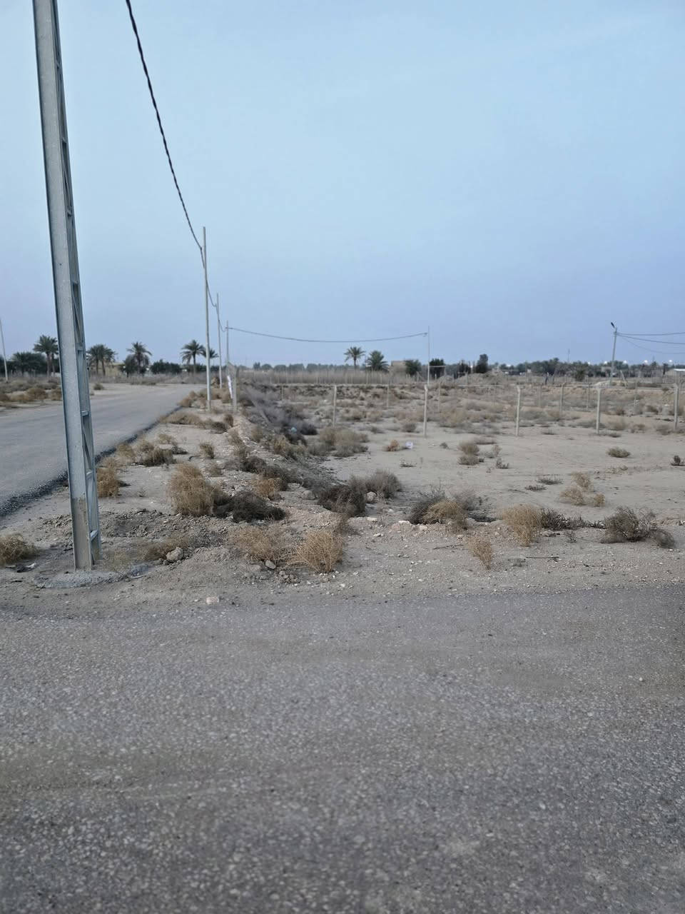 سلام عليكم قطعه للبيع مساحه ٦٠٠ متر
طريق حله نجف مجمع لامير السكني مقابيل مجمع اشور ممكن تنباع ٤٠٠ وممكن ٢٠٠ ب البلوك ل ٧ ركن صايره خدمات كامله ماء كهرباء تبليط اناره  لاستفسار الاتصال ***********
