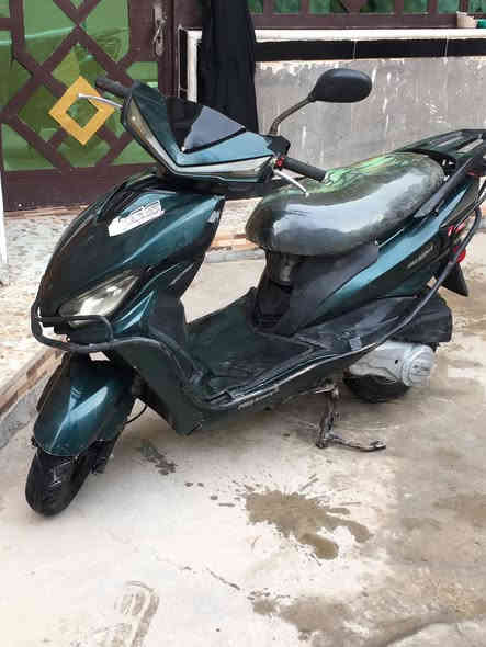 سكنس امتياز موديل ٢٣ الدراجه كله شغاله 
محرك ١٤٠  نكره سلف تشتغل اشاير لايت دبل اشاره لدات شغاله محركه نشط ونضيفه مكاني حله السعر ٢٢٥ وبيه مجال 

***********
