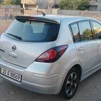 نیسان ڤێرسا 2012  چوارپارچەو پەڵەیەکی هەیە بێ ناوگرتن 07740878058