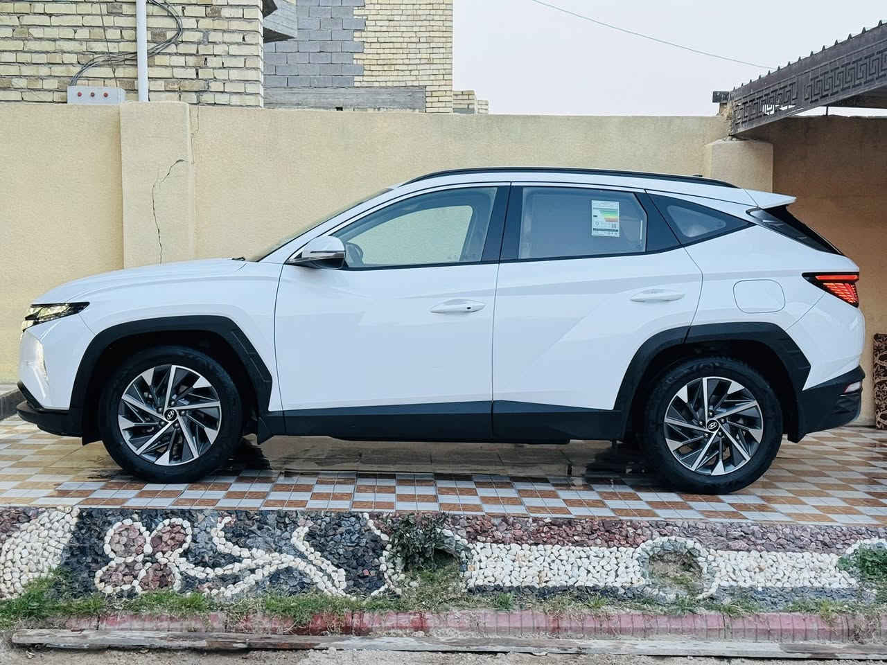 السلام عليكم
توسان 2023 خليجي
مكفوله كفاله عامه عدا رصعتين بالباب من جوه 
رقم بغداد تحويل مباشر 
فول مواصفات عدا البنراما 
ماشيه 74 ألف حقيقي 
سياره جديده بعده بحاله الشركه حتى السبير مانازل 
السعر 210 بيه مجال بسيط 
اللاستفسار اتصال *********** 
العنوان الفلوجه
