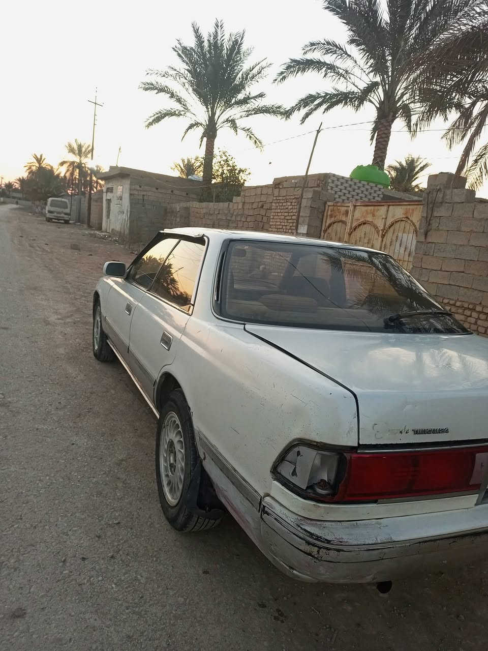 السلام عليكم
مارك موديل 90 
كير ومحرك مكفولات
مكينه 2400 ونجي
كهربائيات كله شغاله
دواخله نضيفه كلش نضيفه مابيه قطرة خياس
السياره احلا من الصور بهواي
رقمه صلاح الدين مشروع وطني
السعر 33 وبيه مجال حك الجيه 
***********
