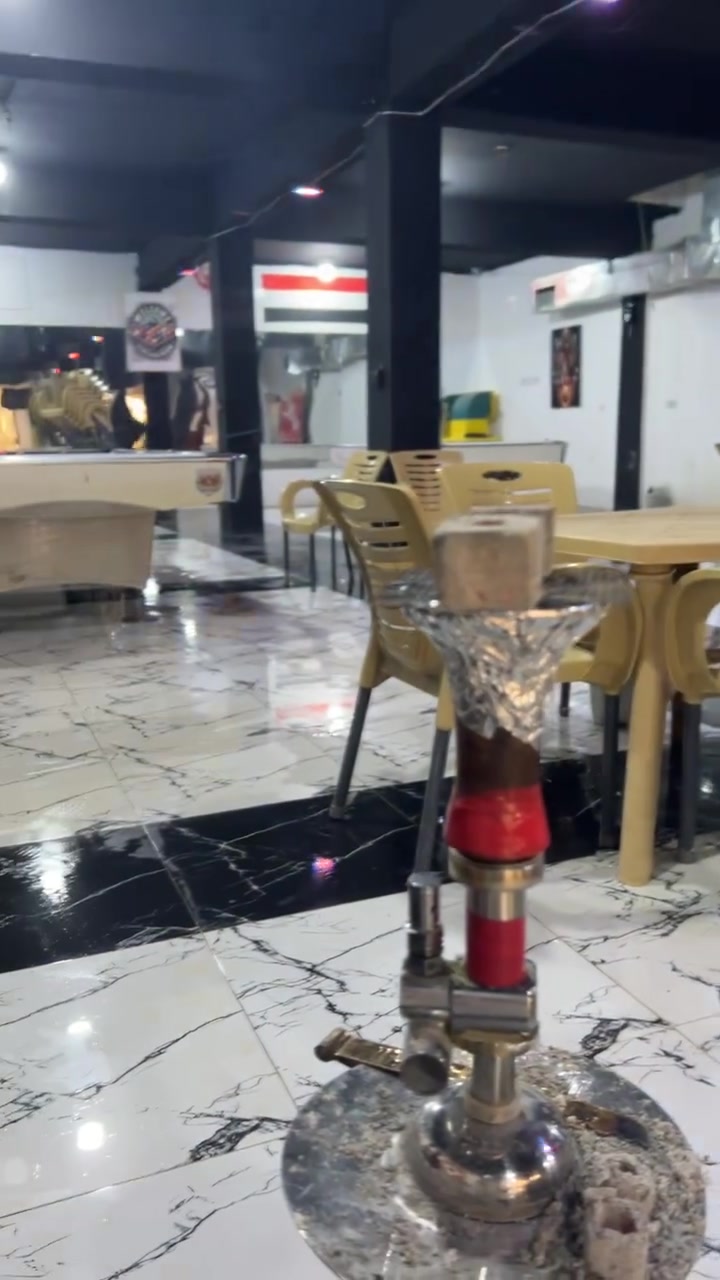 السلام عليكم كوفي وصاله بليارد كامل للبيع بليارد عدد ٣ميوزه  وبليات عدد ٢ وشاشات  عدد ٣ وعربانه برغر ولفات. ونراكل كله  ومطبخ كامل من ثلاجه ومجمده وكاونتر وادوات مطبخ كامله   وبرادات . وسستم سماعات وسستم كامرات  كوفي متكامل وشغال وخير من الله وايجاره مناسب. 
 سبب البيع. عدم. التفرغ.  ابيعلك تجي تكعد بس تحاسب وعليه رجل ومعاميل وحركه حلوه مشالله  ودخل مالته خير من الله. عنوان الكوفي تكريت الديوم. بسوك مال الديوم  قريب ع الملعب الديوم.  شراي يتصل. ***********
***********. الشراي يتصل.
