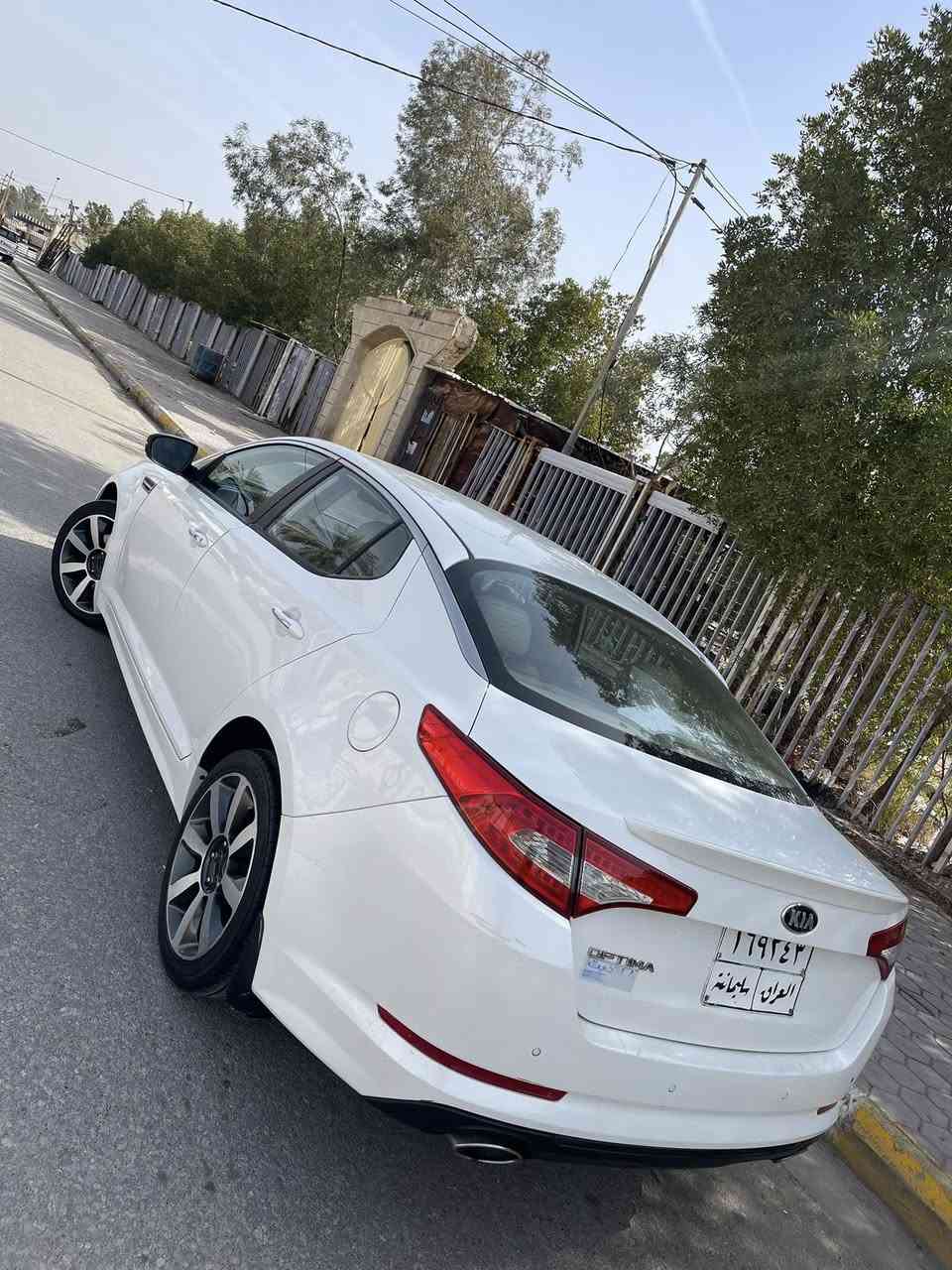 السلام عليكم اوبتماا 2014 خليجي فول مواصفات
عدا الفتحه رقم سليمانيه بيه نص باب صبغ والباقي كفاله عامه
مواصفات 
محرك 2400 دبل كزوز 
بصمه تشغيل وابواب وصندوق 
لد امامي + لد خلفي 
حساسات + كامره خلفيه 
كشنات جلد 
تبريد قطعتين 
وباقي المواصفات معروفه 
السياره جاهزه تخم تاير حداديه تبريد ثلج 
السعر 138$ مكان السياره واسط نعمانيه للاتصال 
***********
