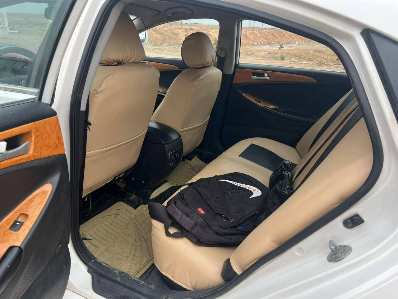 سلام عليكم
سوناتا 2014 وارد كوري رقم بغداد 
مواصفات بصمه مرايات شفط مكينه 2000 تبريد قطعتين حداديه جديده تخم تاير لايت زنون تحكم ستيرن جهتين شاشه كبيره كأمره خلفيه كأمره إماميه حساسات خلفي . 
السعر 115 وبيها مجال العنوان ميسان مكلف بل نشر اتصل عله راعيه هاذ رقمه ‏‪***********‬‏  او اذا عندك مراوس ب الانتره
