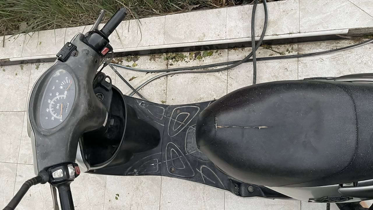 السلام عليكم
اكزز للبيع 

الدراجة مكينتها مامفتوحه 

وكهربائياتها كفالة

والباقي شوف العين كلب واقتنع 

مكاني ناصرية مركز 

سعرها 650 وبيها مجال بسيط


**إذا كنت صاحب هذا الإعلان وتريد حذفه لأي سبب، رجاءا أرسل رسالة إلى الدعم الفني**