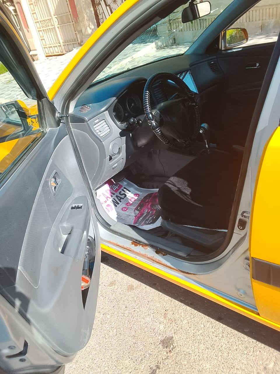 السلام عليكم 
كيا ريو 🚕 
وراد كوري 
موديل 2008
رقم كركوك دولي هزه جديده 🙋 
هيئه وغرامة صفر شرط التحويل 🚦 
محرك 16 محرك وكير شرط 👋 
طخم تاير طخم امامي خلفي جديد 👋 
تبريد ثلج 🥶 مكيف الهواء 
📢 ضررها جاملغ خلفي بدون دواخل شرط وكدام العين 
#السعر 85 $💸 وبيها مجال 
#العنوان #الموصل #موصل_الجديده قرب جامع الايقظه شارع البطاريات 
🛑 1️⃣ اوقات العمل🕰️الاتصال من الساعه التاسعه صباحا الى الساعه العاشره ليلا🛑
🛑2️⃣بلتلفون قفل ماكو تعال ودفع سعر اليعجبك 🛑
#مكتب_ارض_السلام #لبيع_وشراء_السيارات 
🛑 #باداره/ سلام الراشدي 
***********📱كورك 📞
***********📱اسيا📞
