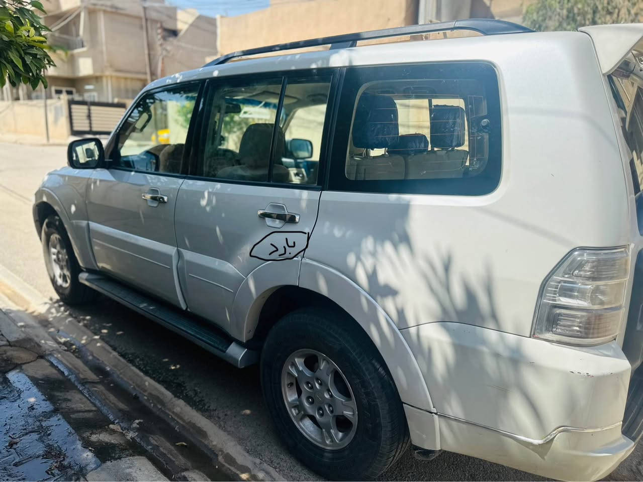 السلام عليكم
باجيرو 2008 محرك 3000 مكفولة من الضربة و الصبغ و التبديل بيها مكانين بارد موضح بالصور ... تبريد ثلج 3 قطع. 
لا صرف و لا بخار . تايرات ٤ صدر بطارية بلكات فيت بم كهربائيات كلها جديدة 
رقم سلميانية تحويل و كالة 
مكان السيارة كركوك 
*********** واتساب
السعر125بيها مجال كركوك, العراق
