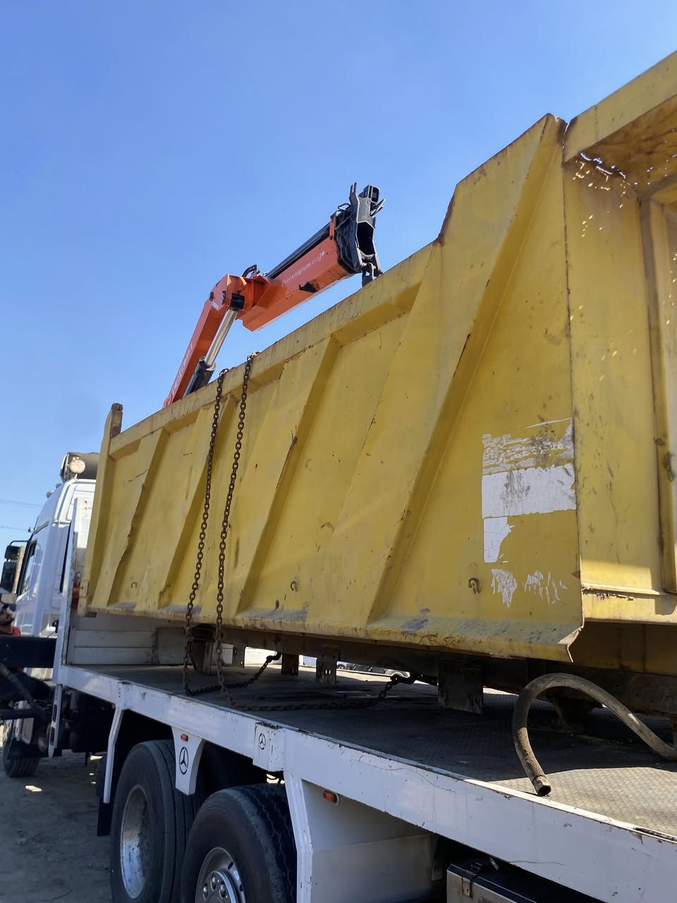 السلام عليكم 
للبيع بدي مايلر 
طوله 5وربع 
سعره 32وبي مجال  
العنوان بغداد جرف النداف الحي الصناعي 
***********
