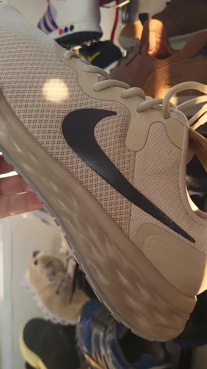 نايك رننك وكاله اصدار ٢٤ ..
قياس ٤٤  .قدم ٢٨ ..


**إذا كنت صاحب هذا الإعلان وتريد حذفه لأي سبب، رجاءا أرسل رسالة إلى الدعم الفني**