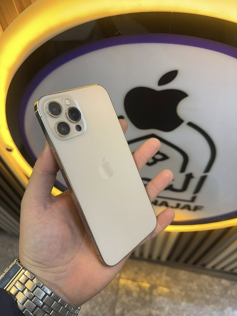 ١٢ برو ماكس ٢٥٦ شرق اوسط ماستر كله شغال ب ٣١٥ بيه حك الجيه  مكاني النجف ***********
