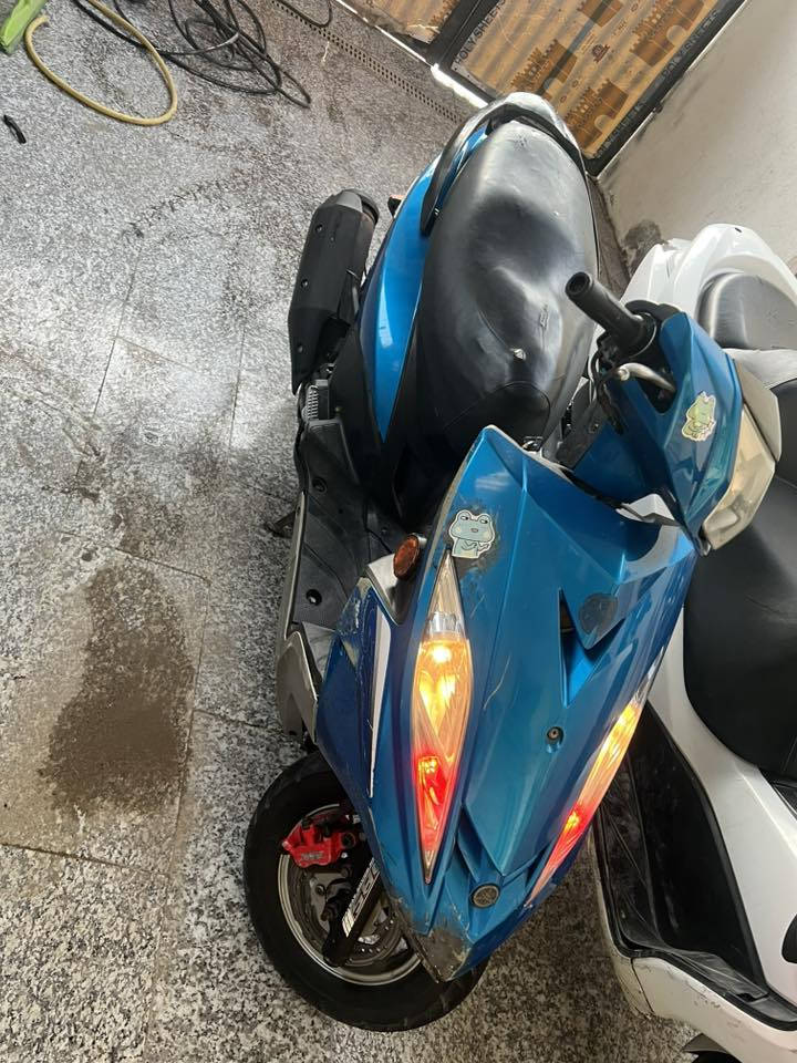 السلام عليكم
دراجه  gtr للبيع الدراجه كفاله عامه خير من الله ما عوزها برغي مال رمبه 
مكاني الغزاليه
رايدها ب 900 وبيها مجال قليل 
رقمي ***********
