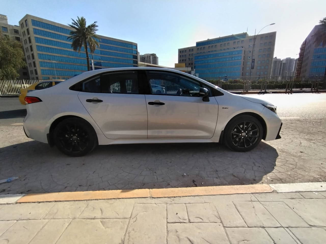 للبيع... 
* المواصفات

كورلا هايبرد 2025 بلاك اديشن S الشكل الامريكي

محرك 1.8 هجين

عداد المسافة 9400 قابل للزيادة ( اخت الزيرو ) 

رقم بغداد انگليزي

تبريد قطعتين

تبريد شاشة

شاشة چبيرة وسطية

ويل ١٧ 

داخل احمر جلد

مقعد السائق كهرباء

تحكم ستيرن جهتين

اوتو هولد 

هاند بريك دگمه

فتحة سقف

اشاير بالمري

رادار امامي

تحديد مسار وثبيت سرعة

العدة مال السيارة والسبير غير مستخدمات

بصمة عدد 2

وبعد بيها مواصفات

* الاضافات الموجودة بالسيارة

حوضيات امامي و خلفي وصندوق

عازل حراري لكل الجام

داش كام مراية تصوير امامي وخلفي

تغليف جامة السقف بالفابلون الحراري

السيارة مكفولة كفالة عامة عدا بارد بسيط بالتكمة خلف السائق اقل الشبر اشتغلتها يم علي المندلاوي وعندي الوصولات ورشيتها ع گد الشخوط وصور الحادث ومقطع فيديو موجودات بالمنشور

السعر 162 وبيها مجال قليل


**إذا كنت صاحب هذا الإعلان وتريد حذفه لأي سبب، رجاءا أرسل رسالة إلى الدعم الفني**