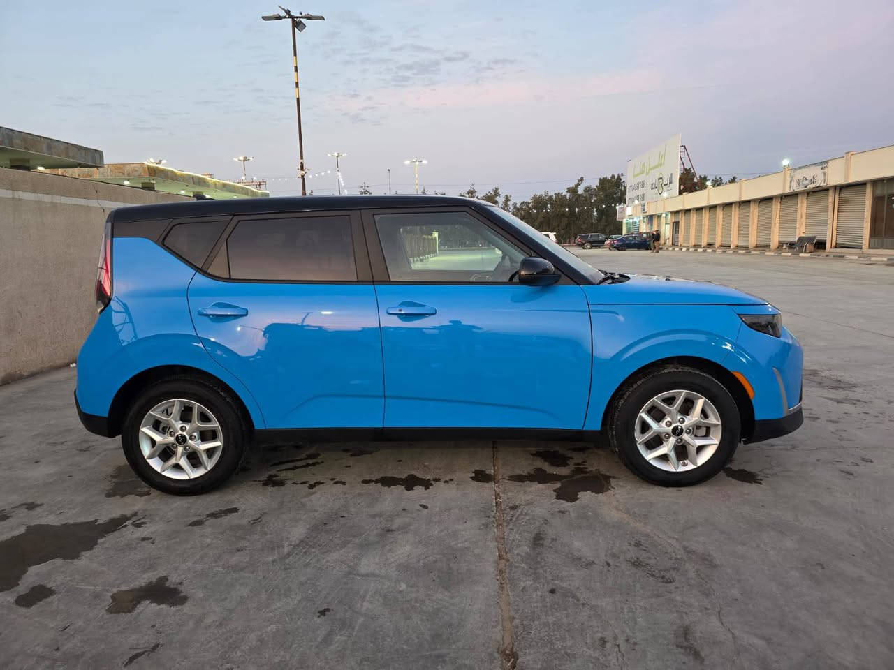 السلام عليكم 
كيا صول موديل 25 
المسافه المقطوعه 4000mi
دخول جديد بسمي تترقم جميع المحافظات 
بدون صبغ بدون تبديل يرباك دركه فقط
عليه عرض العيد 150$بدل158$
ترهم مراوس 
مكاني بابل 
 ***********
