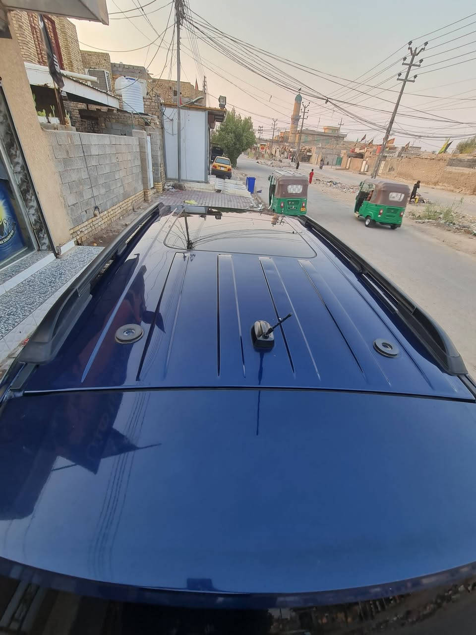 السلام عليكم
فورد اكسبلور 2012 ازرق نيلي 
كلين تايتل داخلة تقرير مياه امطار بالعراق انشخطت باب العبري والوراه كلير بدون معجون فقط رش توحيد لون 
كير ومكينة كفالة تبديل جديد
السيارة ماشية 136 الف كيلو 
مواصفات xlt
مكينة 6 سلندر 7 راكب
بانوراما وفور ويل(الفور ويل ملغي) وكراسي جلد 
كرسي السائق والراكب كهرباء 
3قطع تبريد وتدفئة وتبريدها ما شاء الله ثلج 
السيارة ما بيها نقص برغي 
رقمها واسط مشروع وطني بأسمي تحويل مباشر 
سعرها 135 وبيها مجال بسيط 
وترهم مراوس حسب القناعة
العنوان ميسان العمارة ***********
