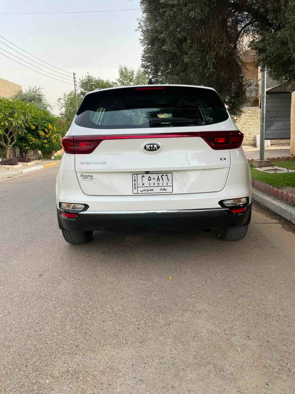 السلام عليكم
 كيا سبورتج  2022 وارد أمريكي ابيض صدفي
مواصفات EX فول بانوراما وداخل جلد بيجي  بصمه و جنطة كهرباء وباقي المواصفات معروفه  حادثة موضح بالصور تبديل چاملغ وبنيد اصليات نفس اللون الدواخل مكفوله من  التعديل والصبغ وبيها بارد باب الصدر وممبين مكان السياره الغزاليه السعر180$ وبيها مجال بسيط للتواصل
☎️‏***********
