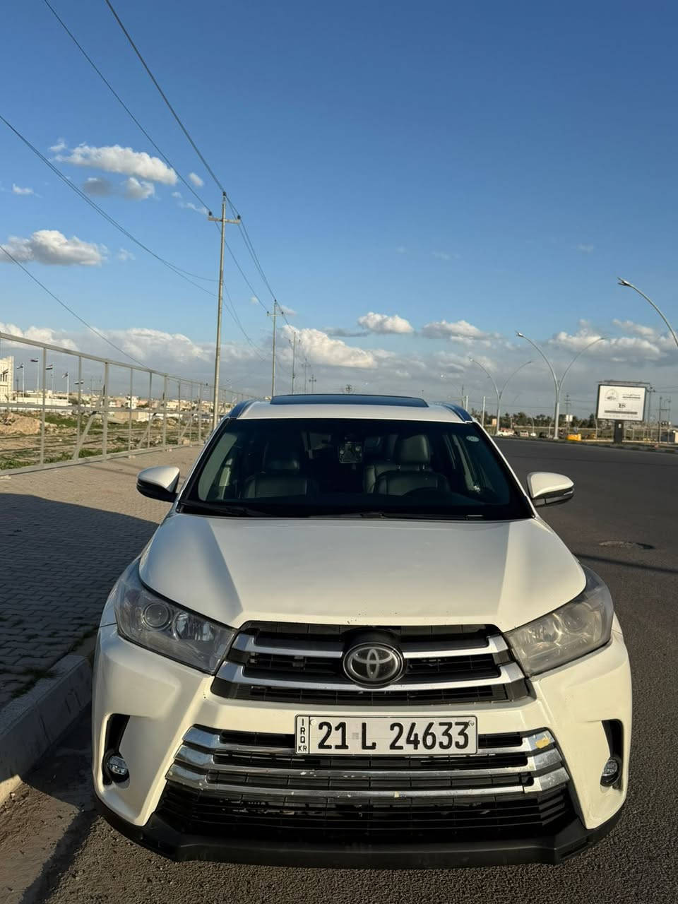 السلام عليكم
🚗 Toyota Highlander 2018 XLE للبيع
وارد أمريكي – فول مواصفات ملكية

🔹 ماشية: 130 
🔹 محرك: 6 سلندر 
🔹 7 راكب
🔹 رقم أربيل 
🔹 سنوية بعدها ما ساقطة
🔹 مكان السيارة: كركوك

✨ المواصفات:
✔️ فتحة سقف
✔️ شاشة كبيرة
✔️ بصمة (دخول وتشغيل ذكي)
✔️ كراسي أمامية كهرباء
✔️ تدفئة وتبريد كشنات
✔️ تبريد 3 قطع
✔️ داخلية لونين
✔️ جنوط شركة + تخم تاير جيد
✔️ جنطة كهرباء
✔️ تحكم ستيرن
✔️ رادار أمامي + رادار مري (نقاط عمياء)
✔️ مانع انزلاق
✔️ زنون
✔️ BSM منفصل

🛡️ الأمان:
✔️ إيرباغات سليمة

📌 ملاحظات الحادث:
بيها جامرلغ صبغ +  بنيد

✅ السيارة جاهزة وما بيها أي نقص
السعر :245 للبيع جوه السوك

للاستفسار خاص 📩
***********
