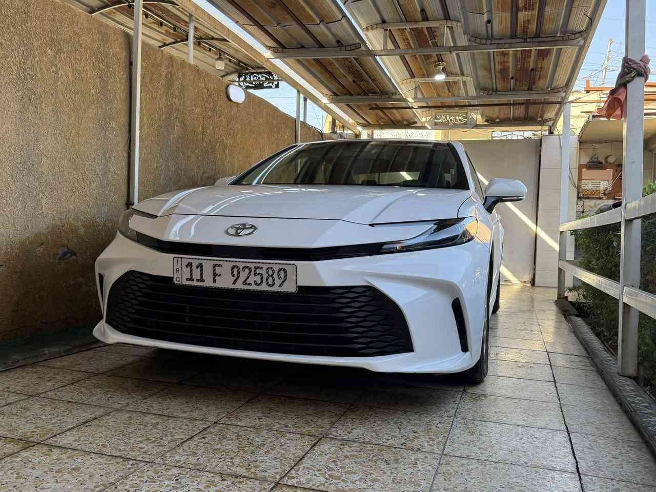 قطعه نادره مال جناي واخت الزيرو صافيه من الشخوط والرصعات  كامري LE2025 هايبرد محرك 2500 اقتصادي حادث جدا بسيط بارد فقط بدون ايرباك وصور الحادث بلمنشور سياره جديده بمعنه الكلمه مواصفات معروفه بصمه شاشه كأمره سايد بريك بصمه لايت اوتو زنون لد خلفي تحكم ستيرن فول تحديد مسار قياده اليه رادار امامي وخلفي وجانبي مانع تصادم ماشيه 4 الف شاحن لاسلكي وتبريد بيانو تبريد قطعتين السعر 245  بي مجال بسيط ولحد يقارن بلخليجي او الصيني رجاءا حادث جدا بسيط رقم ***********
