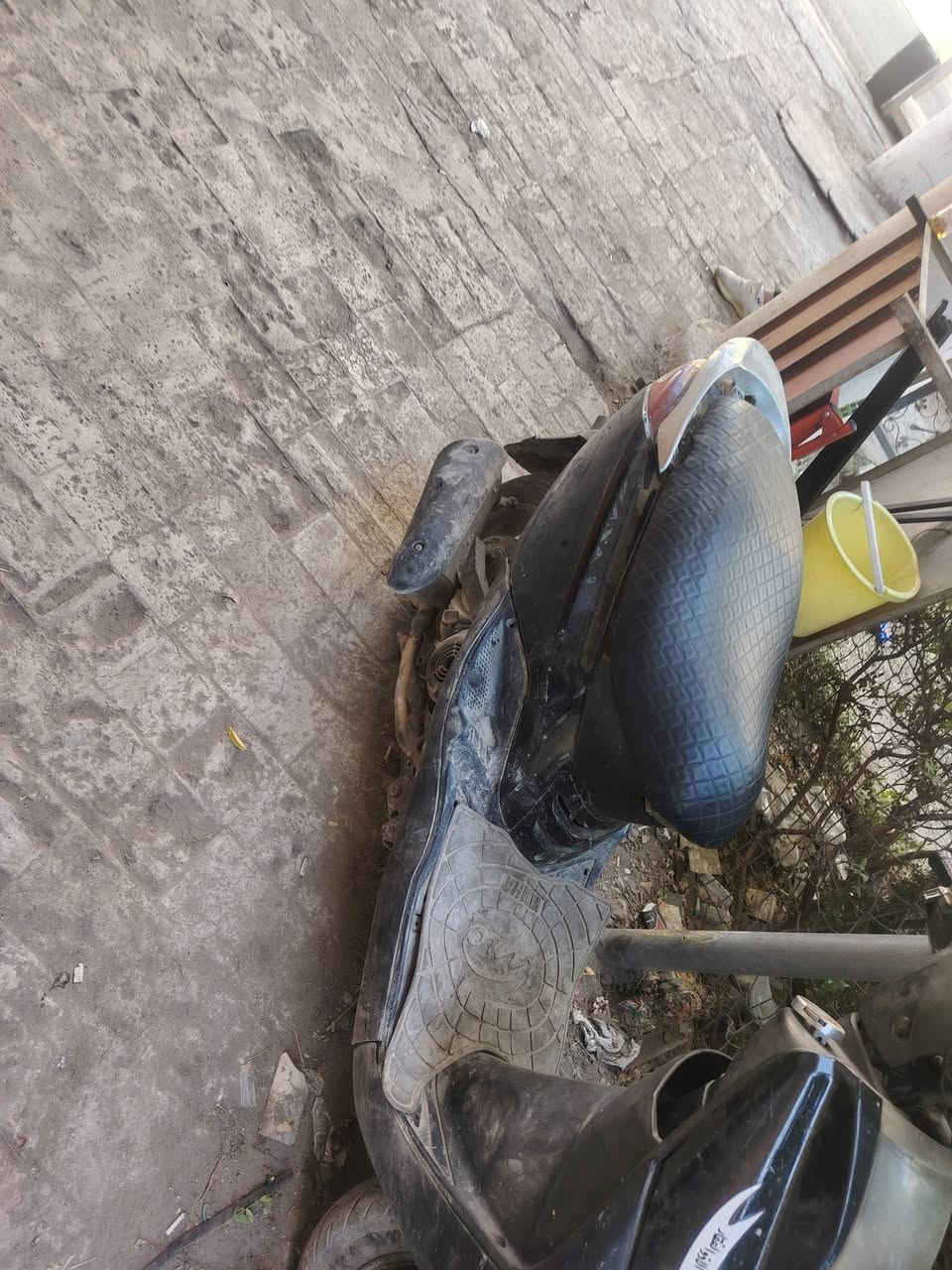 السلام عليكم دراجه بريز قديم للبيع العنوان بغداد شارع الرشيد الرقم*********** سعر 250 بها مجال
