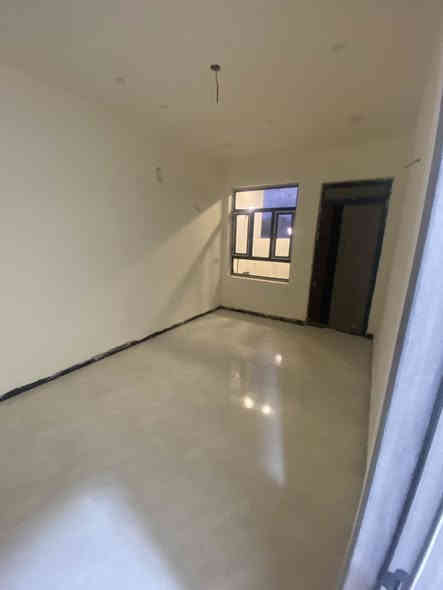 سلام عليكم مشتمل مساحة ١٠٠ م زراعي سند ٢٥ ملك صرف بناء طابوك درجة اولة طابقين غرف عدد ٣ خدمات ٢ مدخلين بناء فول مودرن باب قاصة بيبان شبابيج الأمنيوم كافت الخدمات مي مجاري كهرباء شارع عرض ٩ م قرب تبليط 
الاستفسار اتصال ***********
