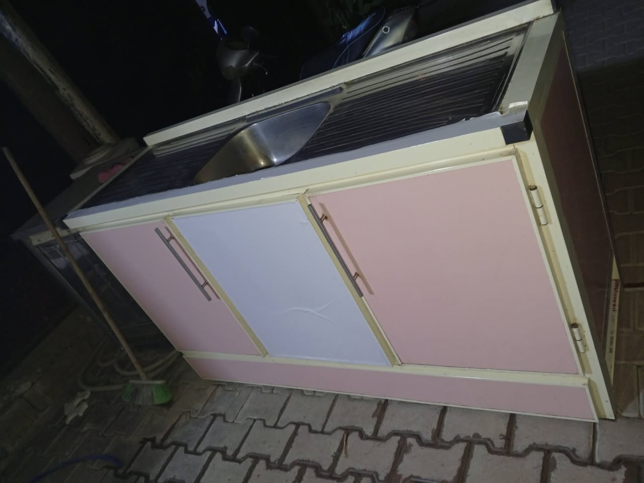 سنك ستيل طول 160 مستعمل شي قليل نضافه فول مبي اي شي جديد وبسعر مناسب العنوان تكريت  شارع الزهور لحولي 

للاستفسار اكثر تصال على الرقم الهاتف او مراسله ع واتساب 
*********** واتساب+تلي
*********** واتساب+ فايبر
