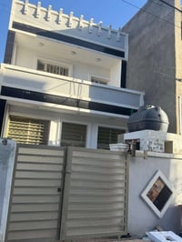 مشتمل 100م طابقين بحي الصديق واجهه5نزال20 قريب شارع المطار  3غرف نوم و...