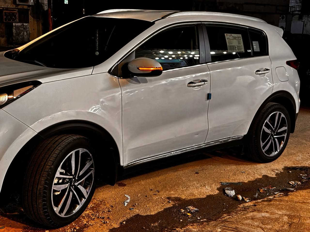 السلام عليكم
📍سبورتج 2021 خليجي فول بدون فتحه 

📍السياره ماشيه 29 كيلو / السياره كلش نضيفه وبوضع الوكاله 

📍فقط صار بيها صبغ ربع الدعاميه الاماميه

📌 وصار بيها كم نقطه حالوب بل مطره الاخيره بل عين مبينه فقط بل سونار تبين 

📍باقي السياره كلشي بي كفاله /

📌رقم بغداد / بااسمي تحويل ثاني يوم 
 
السعر /195

السونار موجود بل منشور 

📞 رقم الهاتف /***********
