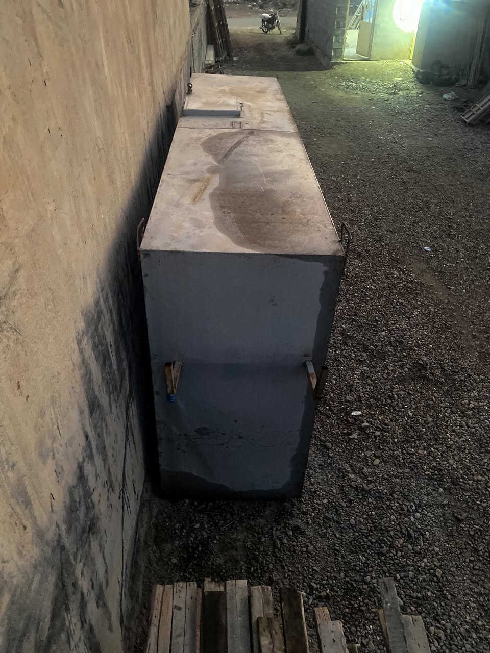 سلام عليكم
تانكي مال كاز للبيع السعة 12 الف 

‭0782 484 3148‬
