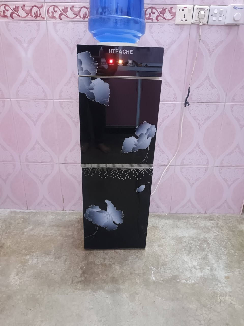 براد شغال شرط حار بارد ثلاجه كل عيب مابيه سعر 65 وبيه مجال مكاني كركوك حي عسكري شراي اتصل ***********
