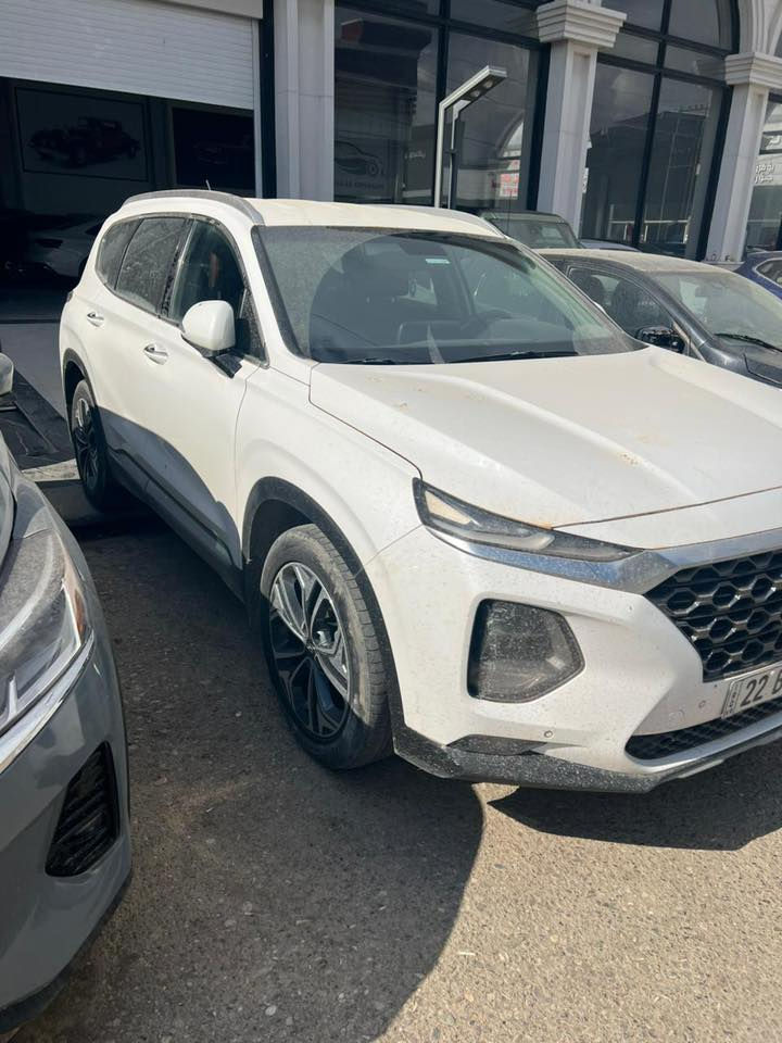 سنتافي 2020 خليجي كلين
6 سلندر 
كشنات جلد الأمامي كهربائي
حساسات امامي خلفي
كامره
7 راكب
تبريد ٣ قطع 

صندوك كهربائي 
ماشيه 170 الف كيلو
السعر 245

***********
