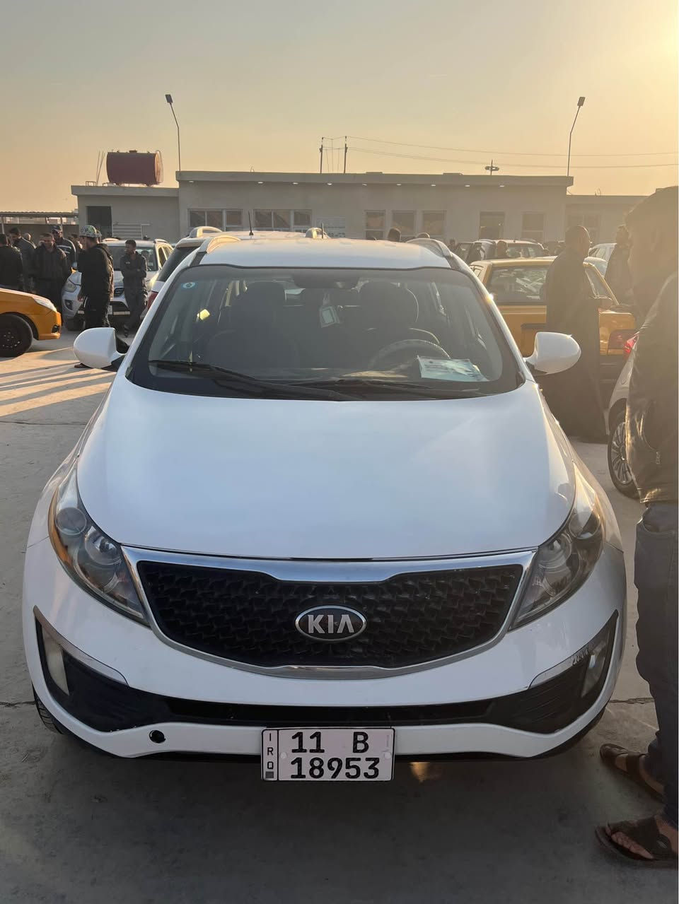 السلام عليكم سبورتج موديل 2011 للبيع خليجي

سياره جاهزه من كل النواحي كير مكينه 

تخم تاير جديد حداديه 100/100.        السعر 133

رقم بغداد نكليزي بسمي مداور ثاني يوم 

مكان السياره كوت شارع النسيج 

***********ابو كيان 

***********سيد سليم دهل اوران, واسط
