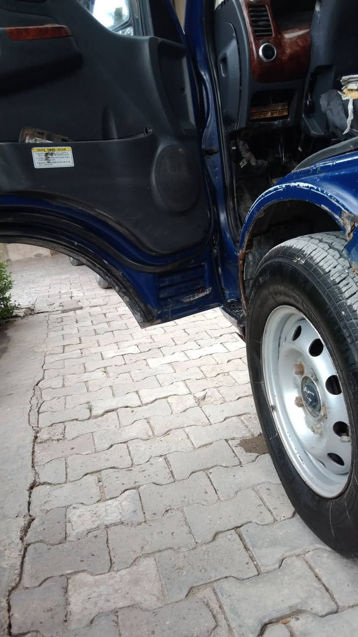 السلام عليكم كيا حمل السعر ٧٥
رقم انكليزي بغداد 
بسمي تحويل مباشر 
موديل ٢٠٠٦
كفاله من البارد
مكينه كير اكسل كفاله 
تخم تاير جديد 
صدر جديد 
العنوان البلديات 
رقم الهاتف ***********
