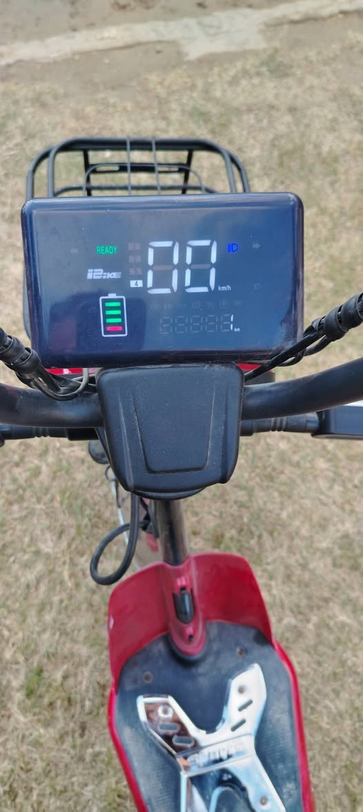 السلام عليكم
بايسكل شحن للبيع
حجم كبير
4بطاريات 
جديد قبل 3 اشهر اشتريته 
السعر 400وبيه مجال
رقم الهاتف: ***********
بي واتساب
