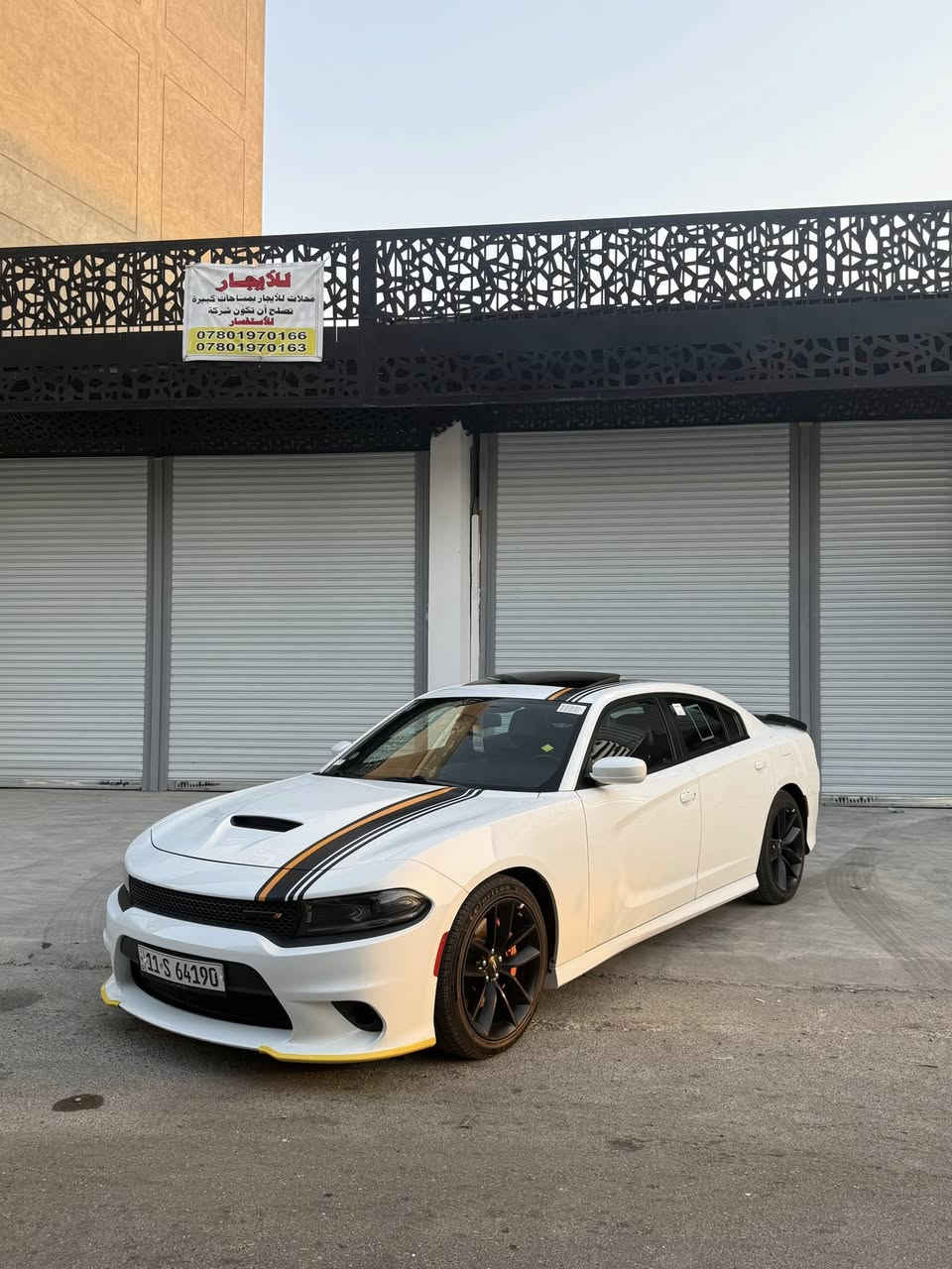 جارجر 2022 gt أورنج ادشن رقم بغداد
أرخص اورنج بلسوك‼️‼️‼️‼️
بدون رصعات بدون صبغ بدون تبديل بدون شخوط

بعده ريحه شركه بيها

لون :ابيض⚪️

الموديل :2022  . (خليجي) . 

الضمان : 3 سنوات او 60 الف كيلو متر . 

المحرك : V6.  3.6L .

ماشيه 45 الف كيلوا 

المواصفات :

نسخة ORANGE EDITION. 

خطوط طولية على الهيكل. 

مكابح رياضية برمبو خاصة بالون البرتقالي. 

جناح خلفي اسود. 

ويل قياس 20 انچ اسود . 

ستيرن رياضي . 

مقاعد رياضية من الشاموا مع خطوط بالون البرتقالي. 

نقطة عمياء . 

مصابيح أمامية زنون . 

كشافات الضباب زنون . 

المصابيح الأمامية مع LED . 

حساسات . 

شاشه كبيرة مع نظام ملاحة نفكيشن GPS .

الشاشة مع اوپشنات SRT . 

سستم صوت الپاين .

فتحت سقف (سلايد) . 

مقاعد أمامية كهربائية عدد 2 

ذاكرة لحفظ وضعيات الجلوس (ميموري) . 

مقاعد أمامية تبريد وتدفئة . 

مقاعد خلفية تدفئة . 

تشغيل عن بعد . 

ستيرن كهربائي . 

تدفئة ستيرن . 

محدد سرعة . 

تلفون بلوتوث . 

كاميرا خلفية .

مرايا متحسسة للاضاءة العالية .

كير شفتر بالستيرن . 

دخول ذكي (بصمة) 

السعر 325 وبيها مجال بسيط وبلعافيه ع ياخذها 

بغداد /الكرادة/ساحة كهرمانه

***********
