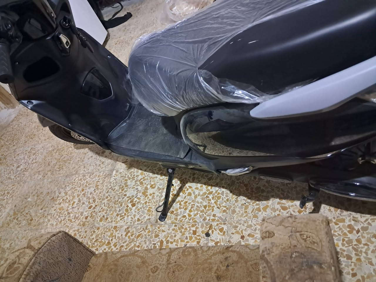 السلام عليكم دراجه شحن بعده زيرو لبارحه طلعت من المعرض 6بطاريات يعني تشحنه هنا توصلك للنجف وراجع السعر 900 وبيه مجال رقم التليفون ***********
