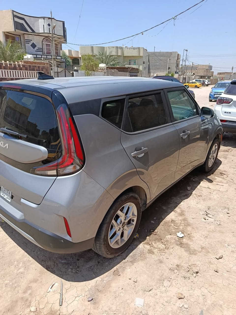 كيا صول 2023
 رقم فحص مؤقت
حادث جاملغ وبنيد فقط والباقي كفالة من الصبغ 
مكينة كير كلها مكفوله
 شواصي راديترات كلها سليمة شركة  وشرط الفحص والسونار
ماشيه 40 ميل 
مواصفات السيارة رادارات امامي جانبي وخلفي
توقف ذاتي  وقيادة ذاتية وتحديد مسار ونقط عمياء
ويل كب 17 بلادي وكامرة وشاشة كبيرة تدعم كاربلي
داخل رصاصي وفول تحكم ستيرن 
مكينة 2000 دوش 
المكان بابل الاساتذة 
السعر147وبيها مجال للشراي
صور الحادث بالمنشور
الاستفسار ***********
