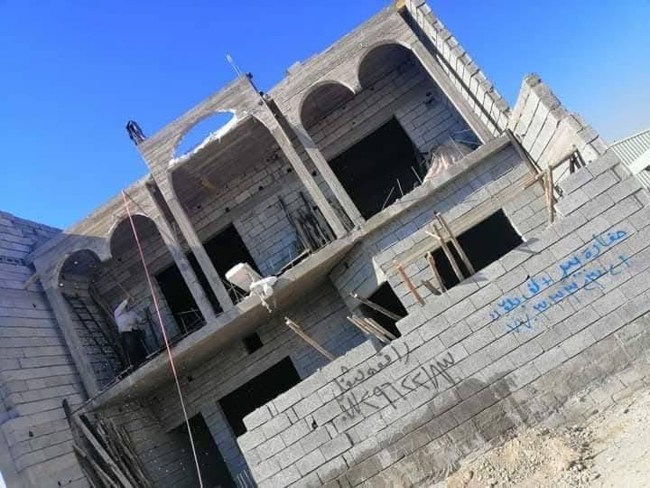 مستعدين لاعمال البناء ونجار السقوف وعمل المقاولات تسليم هيكل او مفتاح حسب الاتفاق وعمل الترميمات وتغير الخرائط والواجهات  وبكوادر متخصصه لجميع الأعمال ***********

